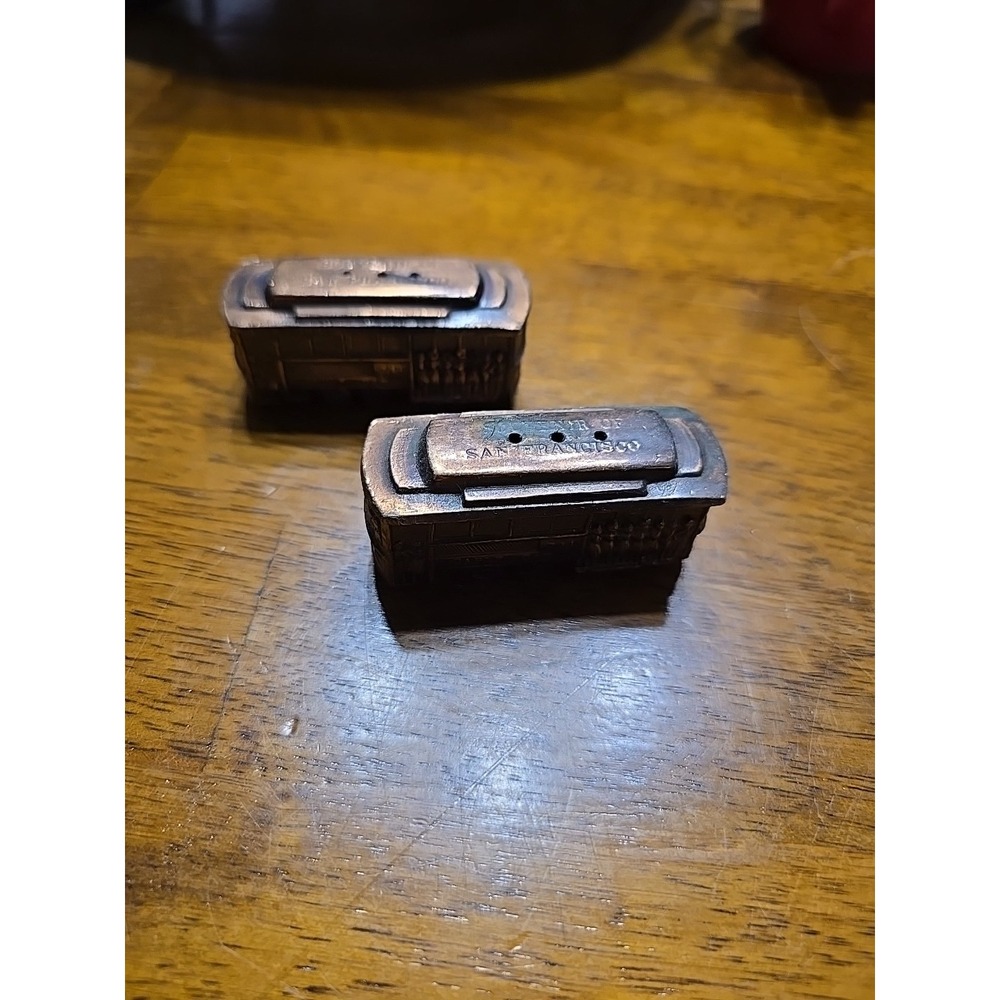 Vintage Metal Salt & Pepper Shaker San Francisco Souvenir Trolley Cable Car